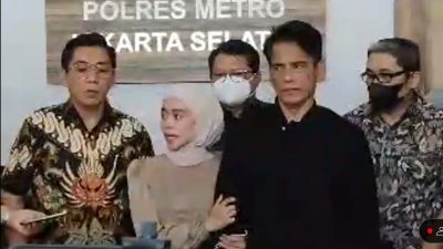 Lesti Kejora Masih Temani Rizky Billar Di Polres Metro Jakarta Selatan