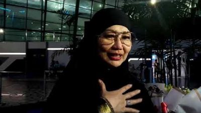 Pulang Umrah, Reza Artamevia Sebut Doakan Jodoh Terbaik Aaliyah Massaid